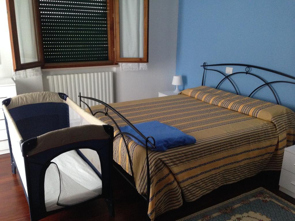B&B San Bartolo Pesaro Ruang foto